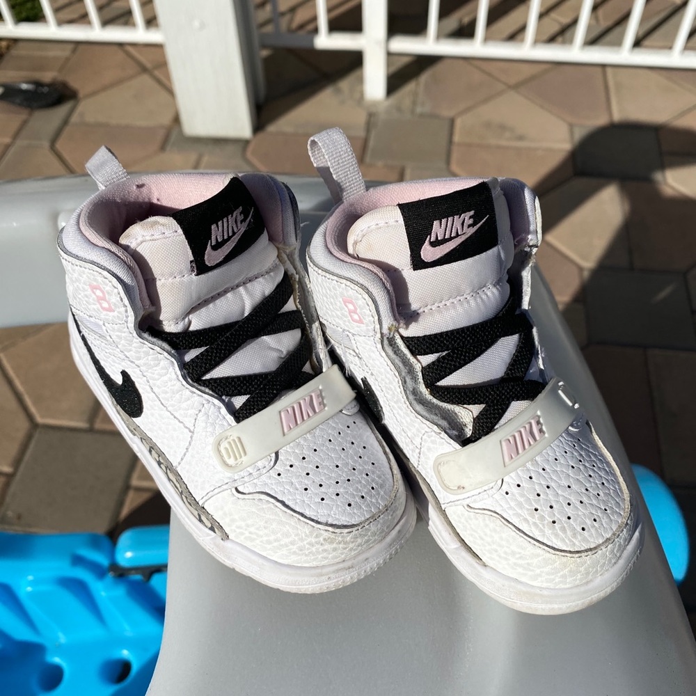 Nike Air Jordan Legacy 312 mid white/pink 7c
